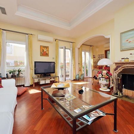 4Bnb - Luxury Trevi Apartment W Terrace Roma Exterior foto